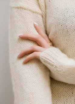 We Are Knitters Kold Sweater | | Multifiber Kits|Cardigan & Vests