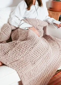 We Are Knitters Medea Blanket Kit| Home & Decor|Blankets
