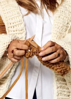 We Are Knitters Simone Cardigan Kit| Cardigan & Vests