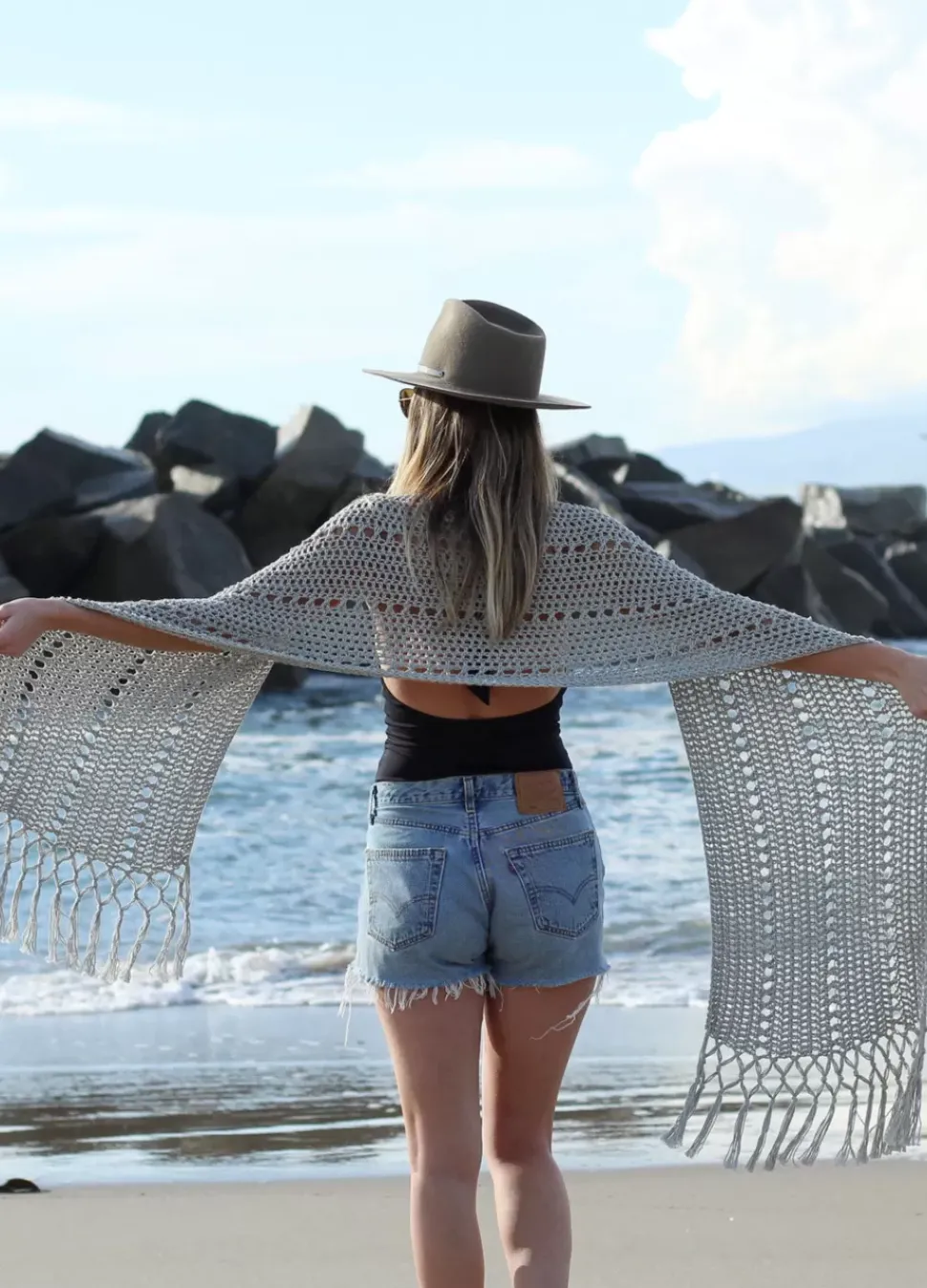 We Are Knitters Sunset Beach Wrap x @twoofwands Kit| Two Of Wands